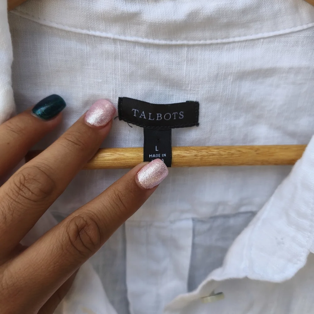 Classic White Button-Up Shirt - Picture 5 of 10